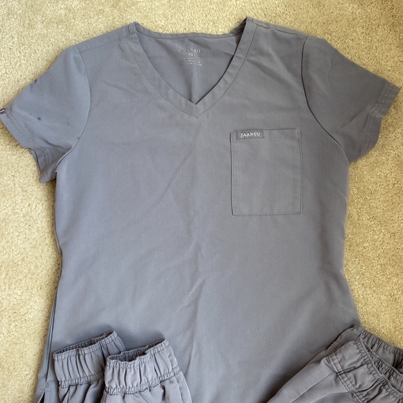 Jaanuu Grey Scrub Set - Picture 3 of 4